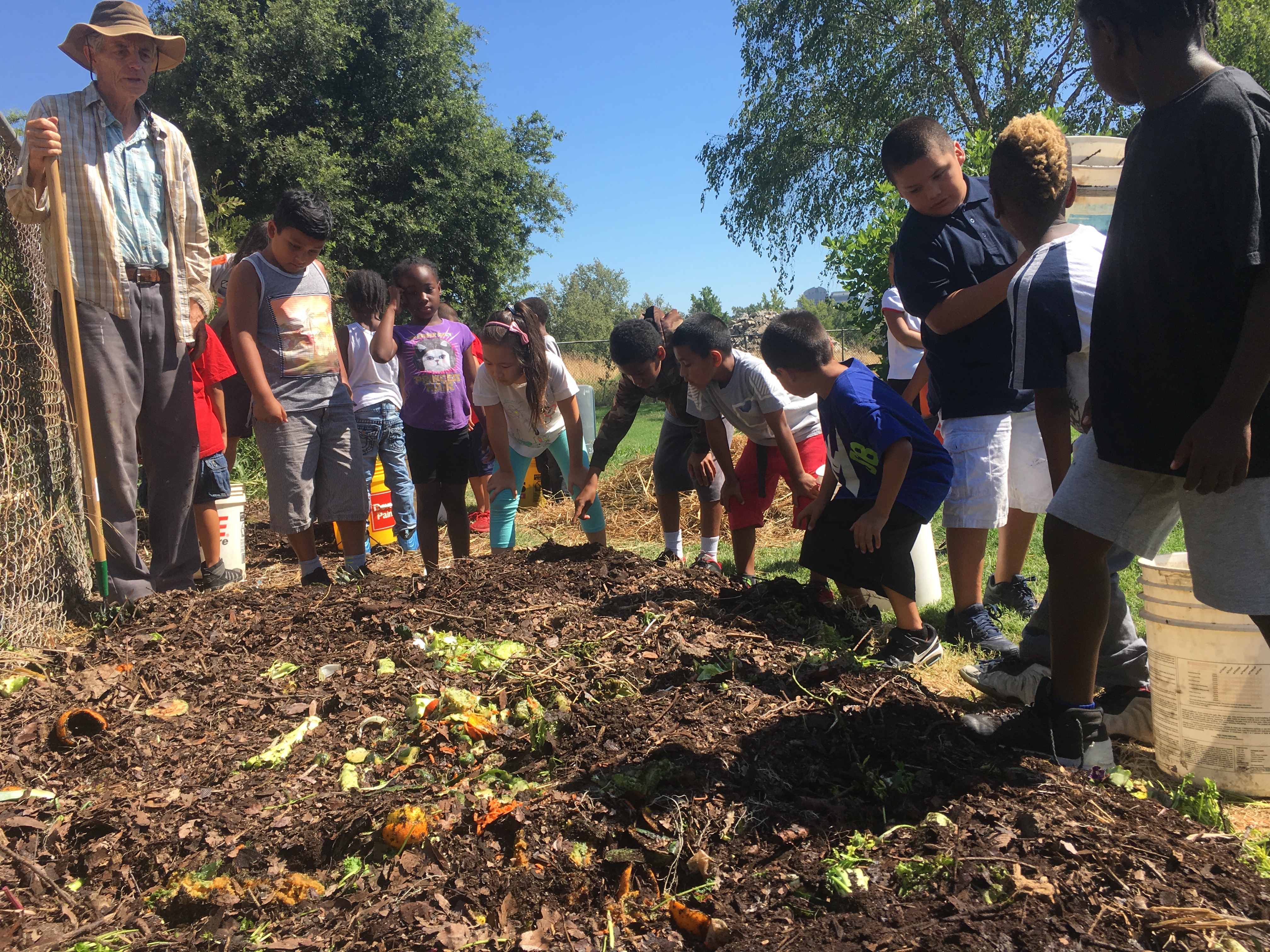 Students at Leatata Floyd Elementary